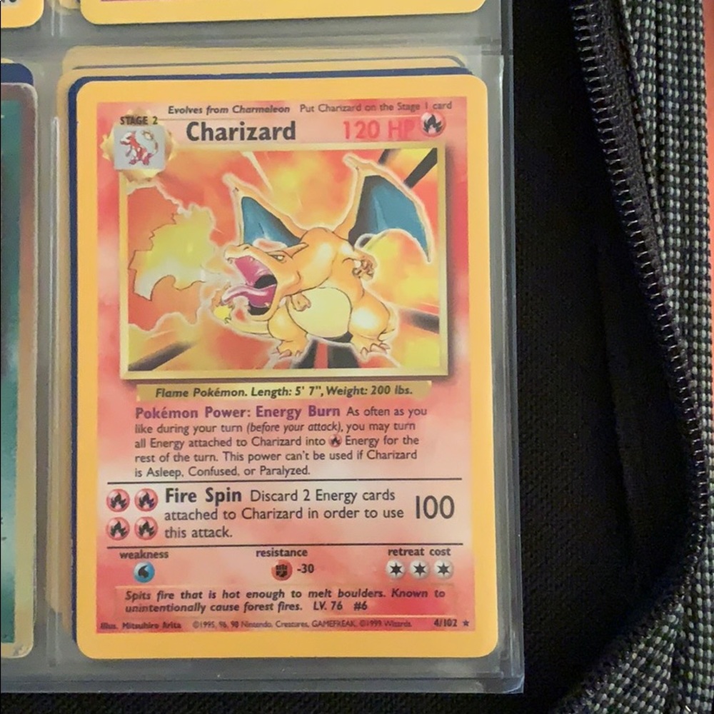 1995 Charizard Pokémon Card 4/102